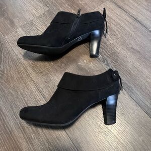Coach and Four Black Ankle Booties size 9